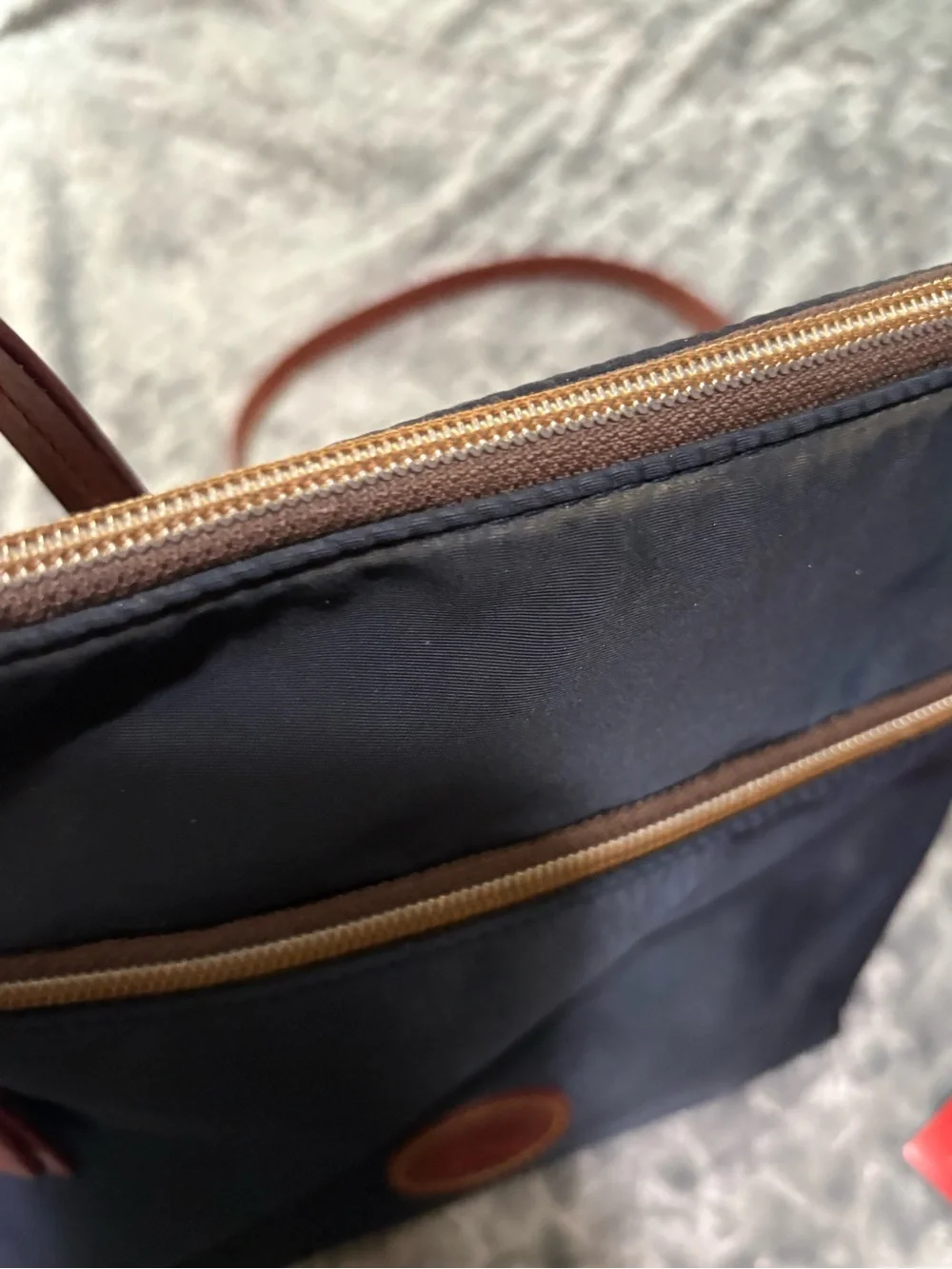 Dooney & Bourke slim navy